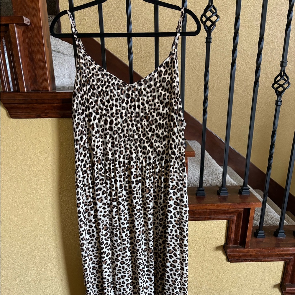 Arula leopard maxi dress size B